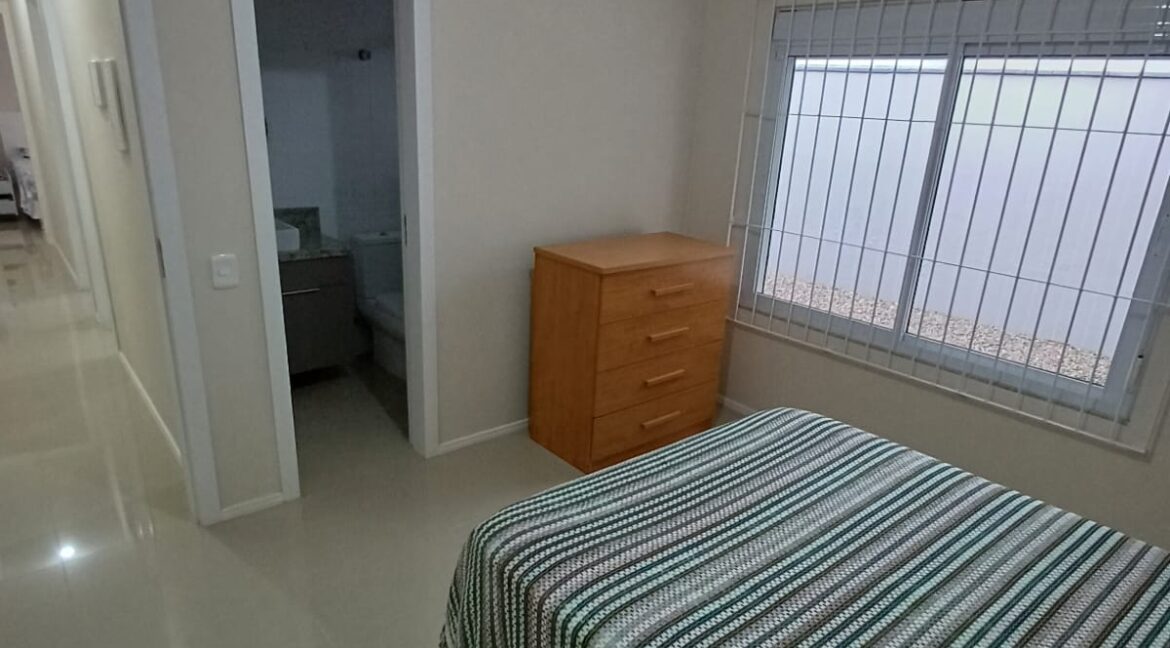 8b3d7b11-ed68-40f8-b18a-87c4347a3cac